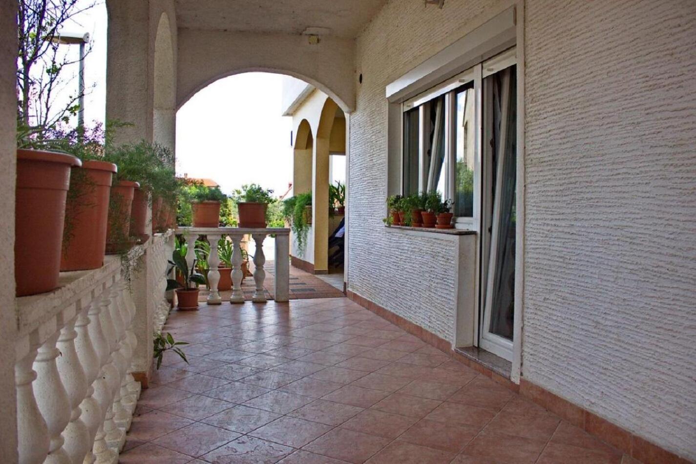 Apartment Dita Nin Exterior foto